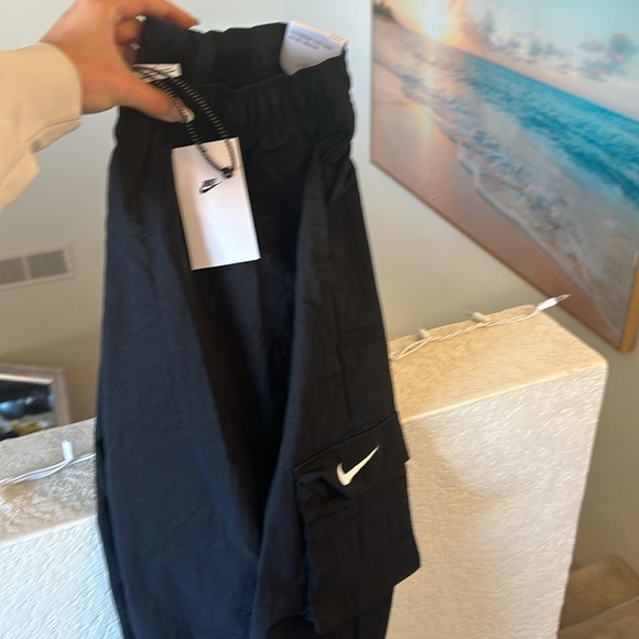 Nike size Medium cargo pants brand new w tags - Picture 5 of 7